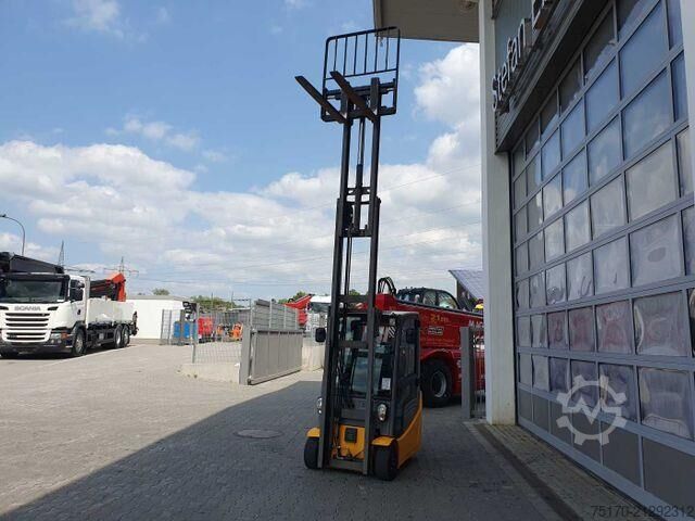 Forklift Jungheinrich EFG 215 / Triplex: 4.25m! / SS / 4.166h / 2024