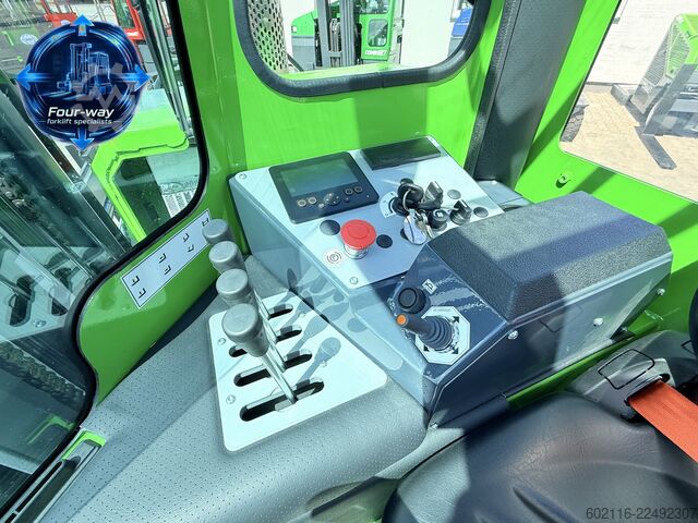 4-way forklift Combilift C4500 GAS TRIPLEX 5952 WIDE POSITIONER