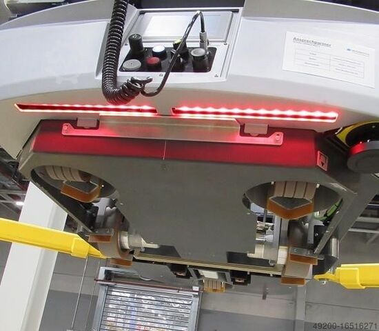 Fahrerloses Transportfahrzeug DS AUTOMOTION Fahrerloses Transportfahrzeug (FTS)