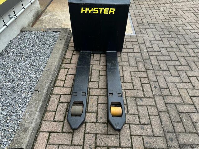 VS-22414 Electric pallet truck Hyster P2.2 year 2017 HYSTER P2.2