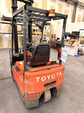 Electric forklift TOYOTA 5 FPE 13
