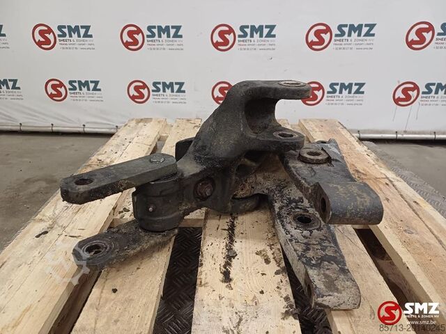 Chassis part Mercedes Occ bladveerbeugel vooras rechts Mercedes
