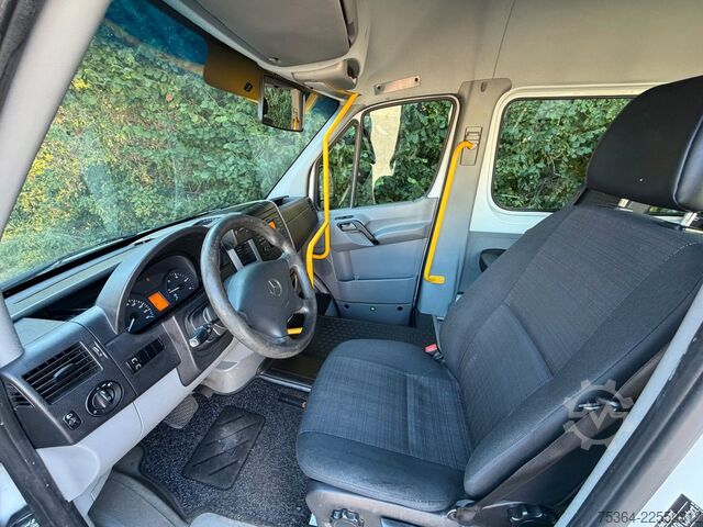Minibus MERCEDES-BENZ Sprinter 314 BlueTEC 9 Sitze Rollstuhllift Klima