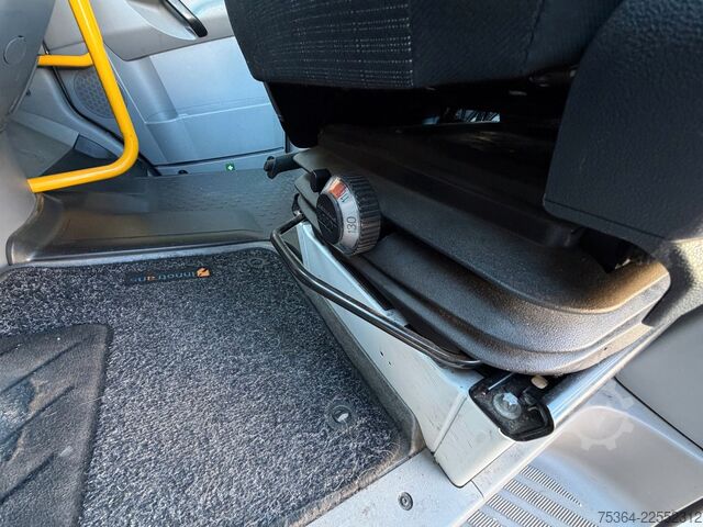 Minibus MERCEDES-BENZ Sprinter 314 BlueTEC 9 Sitze Rollstuhllift Klima
