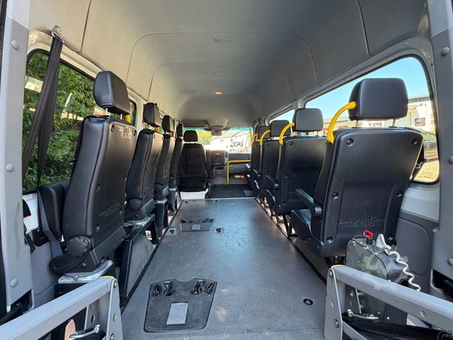 Minibus MERCEDES-BENZ Sprinter 314 BlueTEC 9 Sitze Rollstuhllift Klima