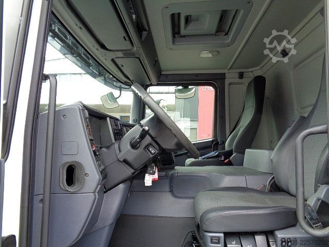 LKW mit Kofferaufbau SCANIA P 320*8,2 m Schwenkwand*LBW*Lift/Lenk*Kamera*TOP