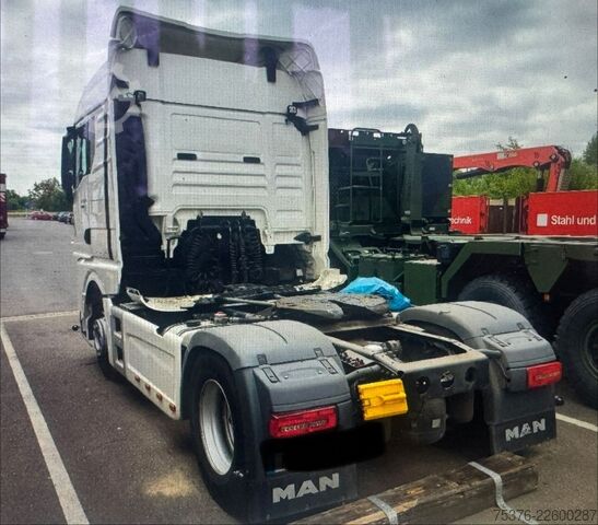 Standard SZM MAN TGX 18.510 beschädigt /damaged