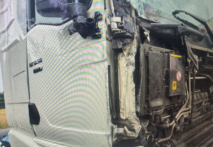Standard SZM MAN TGX 18.510 beschädigt /damaged