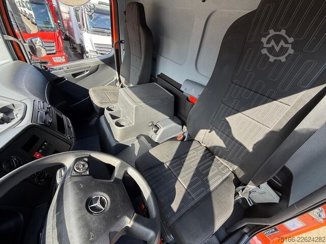 Transporter mit Pritsche & Plane MERCEDES-BENZ ATEGO 816 Pritsche/Plane 4,90 m *Klima