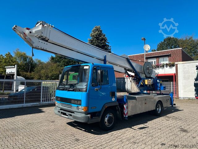 Truck-mounted crane van DAF 45.130 Dachdeckerkran 28-7 Klaas 28M