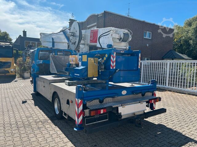 Truck-mounted crane van DAF 45.130 Dachdeckerkran 28-7 Klaas 28M