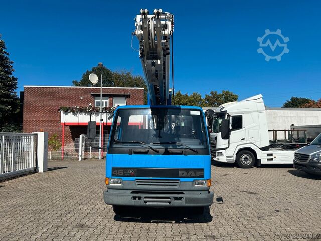 Truck-mounted crane van DAF 45.130 Dachdeckerkran 28-7 Klaas 28M