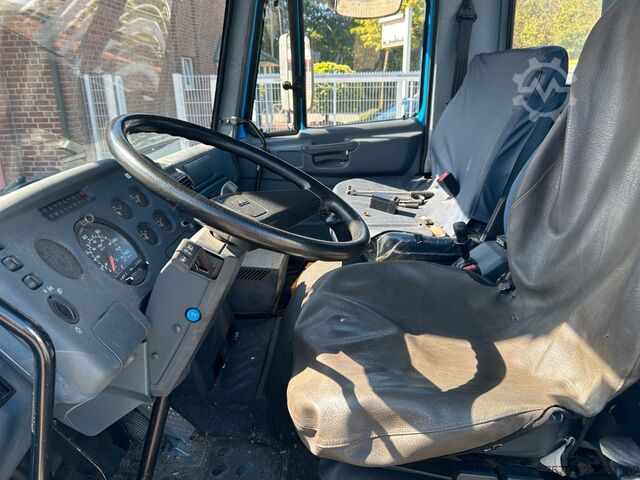 Truck-mounted crane van DAF 45.130 Dachdeckerkran 28-7 Klaas 28M
