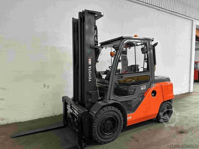 Dieselstapler Toyota 40-8FD50N - TRIPLEX 5,5 m