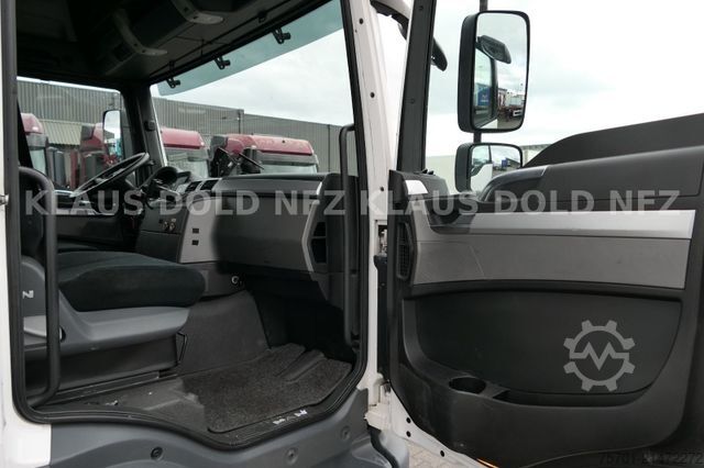 Car carrier van MAN TGL 8.250 geschloss. Autotransp. Moetefindt