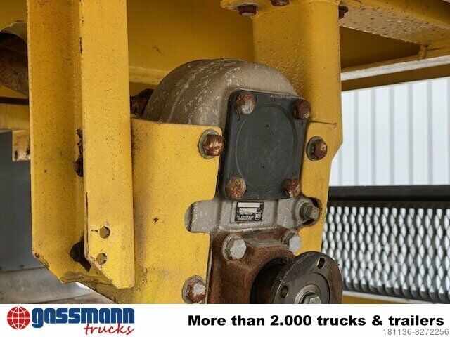 LKW mit Pritsche (offen)  Werkstattkofferaufbau mit Stromgenerator