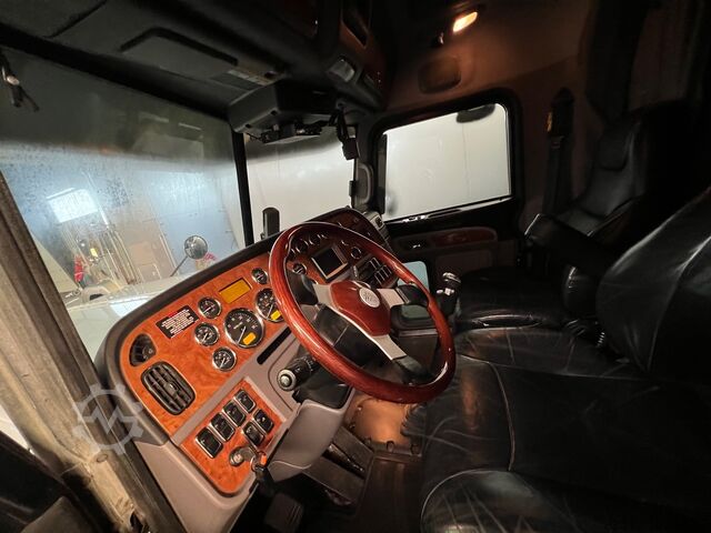 Standard truck tractor Peterbilt SALE PRICE 388 Truck USA