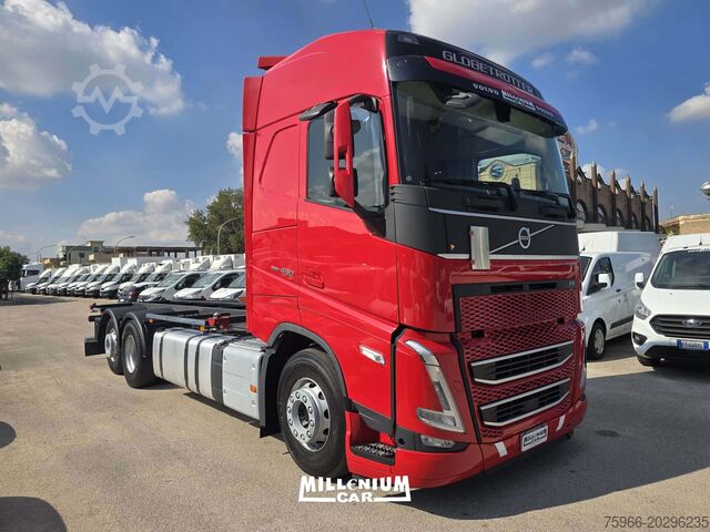 Truck chassis Volvo FH 460 PORTACASSE L/TELAIO 2023