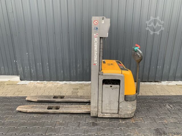 Pedestrian Stacker Jungheinrich EJC214