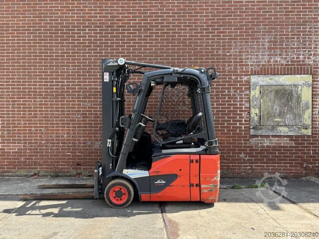 Electric 3-wheel forklift Linde E14-02