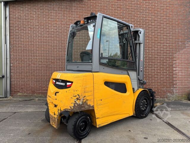 Electric 4-wheel forklift Jungheinrich EFG535K