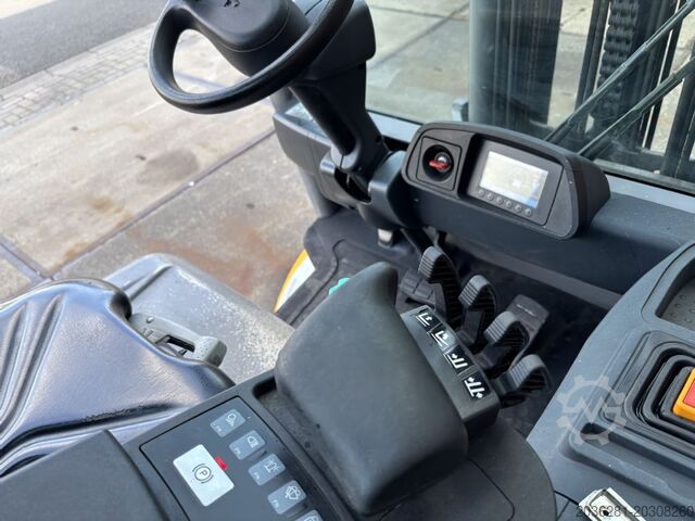 Electric 4-wheel forklift Jungheinrich EFG535K