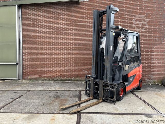 Electric 4-wheel forklift Linde E25HL-01/600