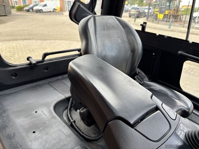 Electric 4-wheel forklift Linde E25HL-01/600