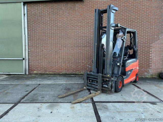 Electric 4-wheel forklift Linde E25HL-01/600