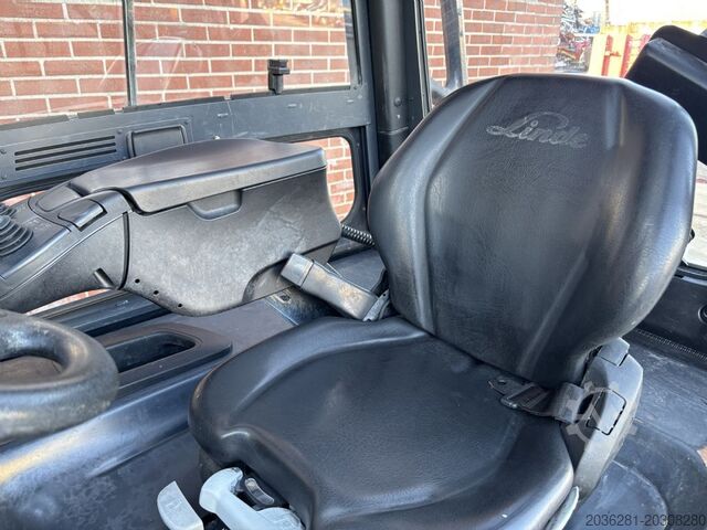 Electric 4-wheel forklift Linde E25HL-01/600
