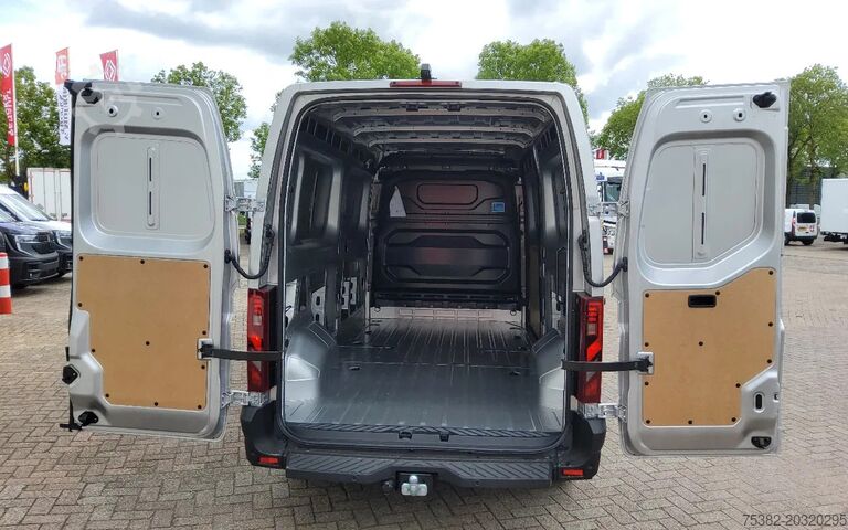 Box van Renault Master 170.35  EURO 6  L3H2 GESLOTEN GRIJS META...