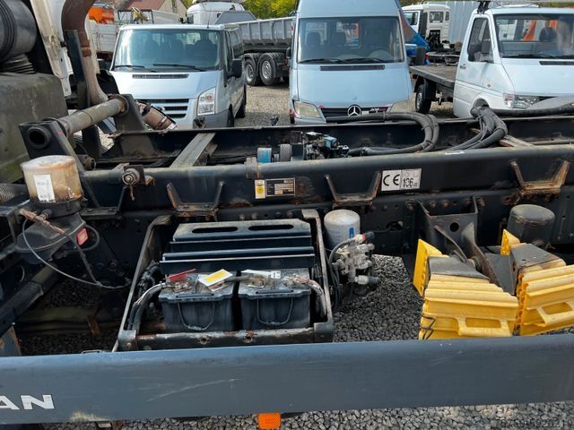 Truck chassis MAN 26.360 6x2 Fahrgestell Hydraulik