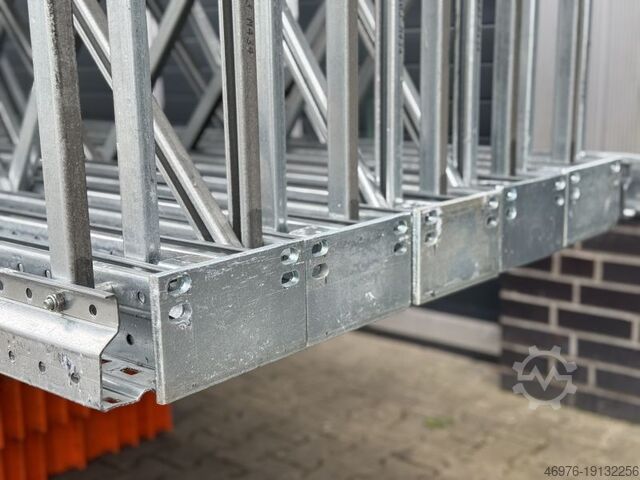 High-bay warehouse pallet racking system Dexion P 90 / Regallänge: 28,00 lfm. / St.: 6.000 x 1.100mm / Tr.: 3.000 mm