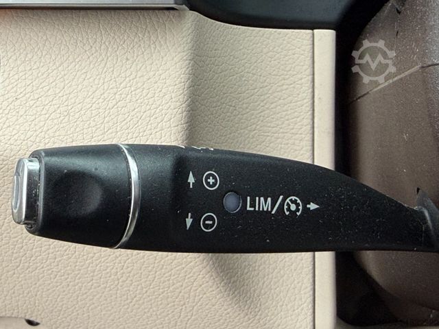 Van MERCEDES-BENZ E 300 BlueTEC HYBRID Navi Leder PDC LED EURO 5