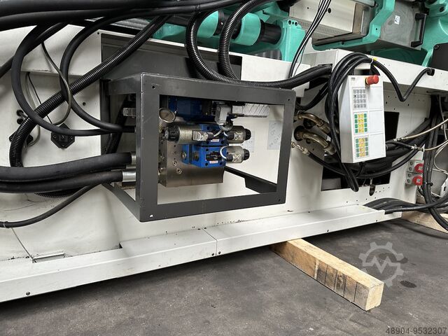 Spritzgießmaschine Arburg 720S 3200-2100 neue Pumpe, Motor, etc.