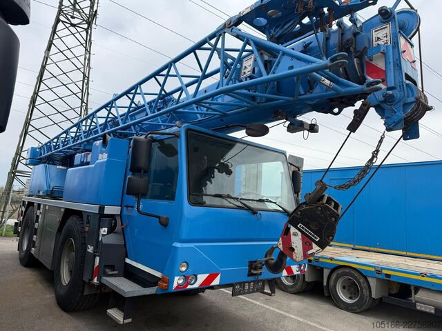 Mobile crane Liebherr LTM 1030-2.1