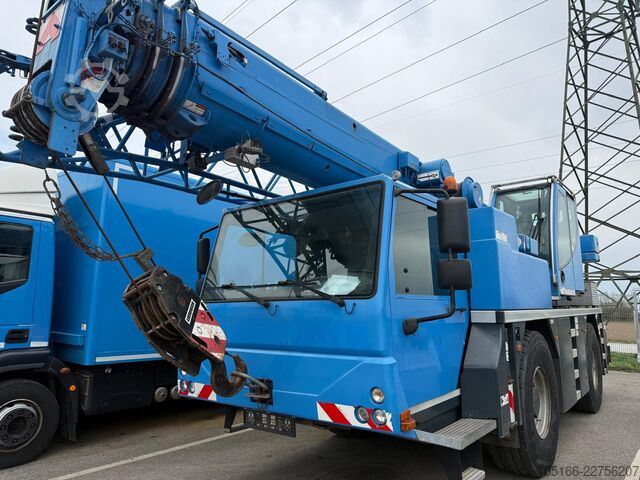 Mobile crane Liebherr LTM 1030-2.1