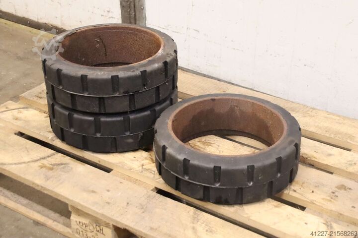 Vollgummi Reifen 3 Stück Renger 410x305x130