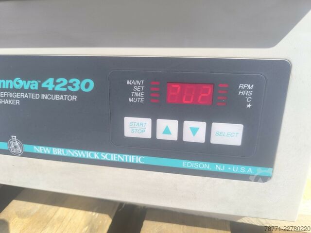 Refrigerated Incubator Shaker New Brunscwick Scientific Innova 4230