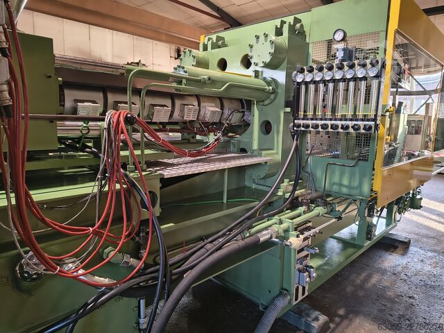 Spritzgießmaschine DEMAG D325 – 1590 NC III