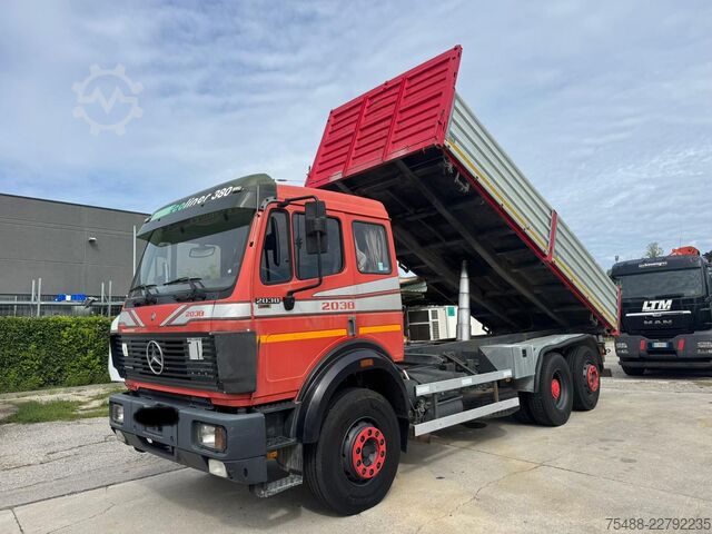 Three-way tipper, 3 axles, 6x2 MERCEDES-BENZ SK 2038