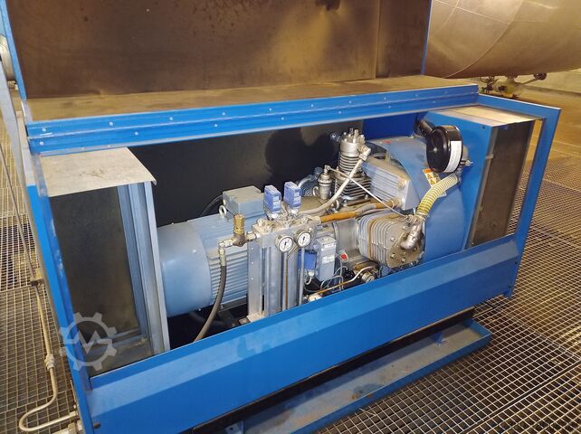 Reciprocating compressor Reciprocating compressor J.A. Becker § Söhne 22kW SV 1101/120 (120 bar / 1,1m³/min)