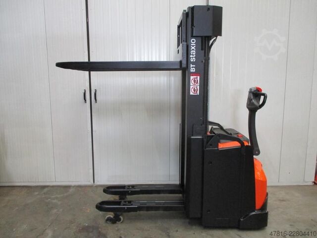 High lifting pallet truck TOYOTA SWE145