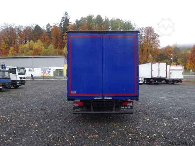 Curtain sider van MAN 7.190 TGL 1.Hand Pritsche Plane 7,10m