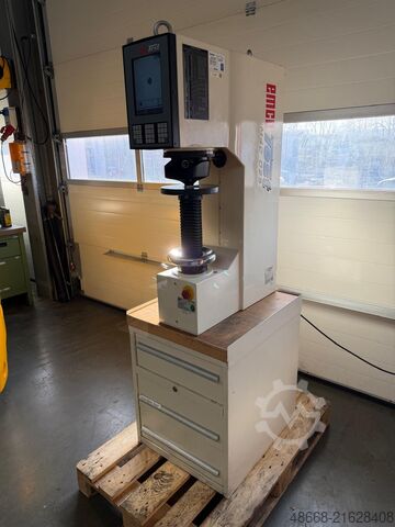 Universal Härteprüfmaschine Härteprüfer EMCO Test M4C 025