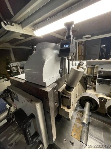 Hobel- und Kehlautomat WEINIG HYDROMAT 2000 FLOATING VERTICAL SPINDLES