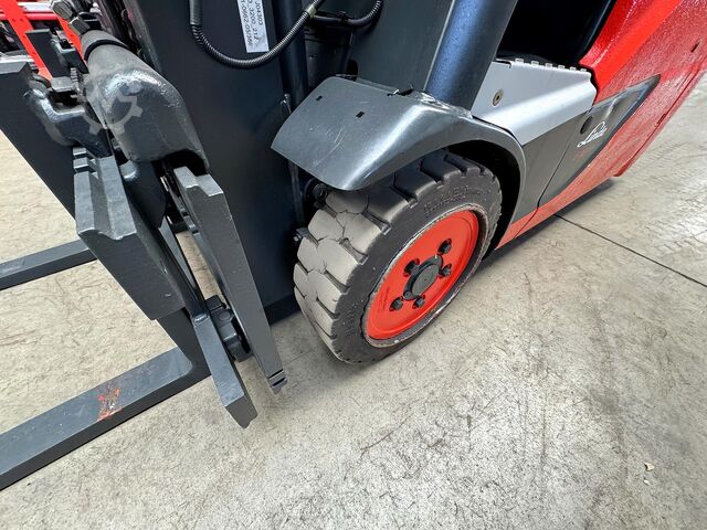 Frontstapler Linde E 16-02 [ID: 77]