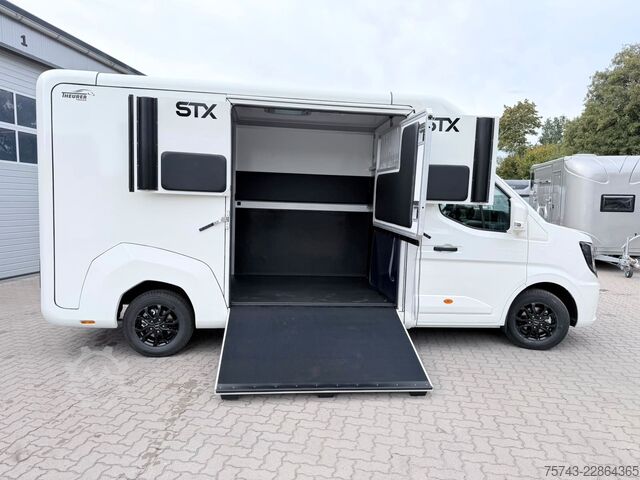 Viehtransporter RENAULT Master STX 3 Sitzer Haras  Automatik