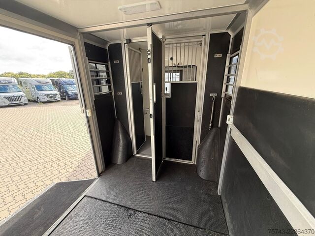 Viehtransporter RENAULT Master STX 3 Sitzer  Haras / Hengste