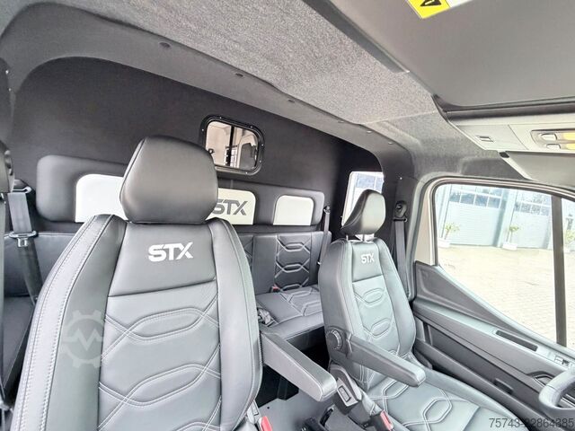 Viehtransporter RENAULT Master STX 5 Sitzer Standard